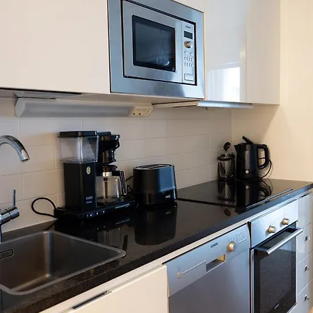 Poista 2ndhomes Modern 1br With Balcony By The Station *