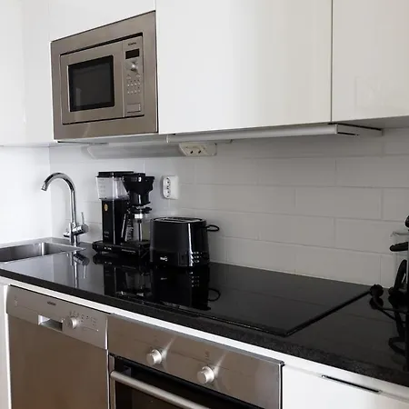 Poista 2ndhomes Modern 1br With Balcony By The Station *