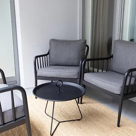 Poista 2ndhomes Modern 1br With Balcony By The Station